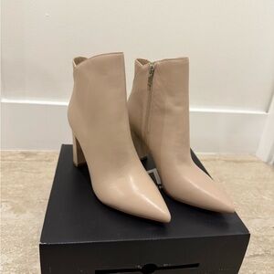 Marc Fisher LTD Urmi Leather Ankle Boots Pointed Toe Block Heel Light Natural